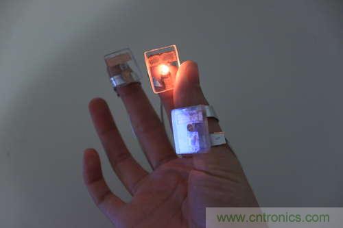 LED多點(diǎn)觸控手套DIY：把各部分焊接起來(lái)，測(cè)試