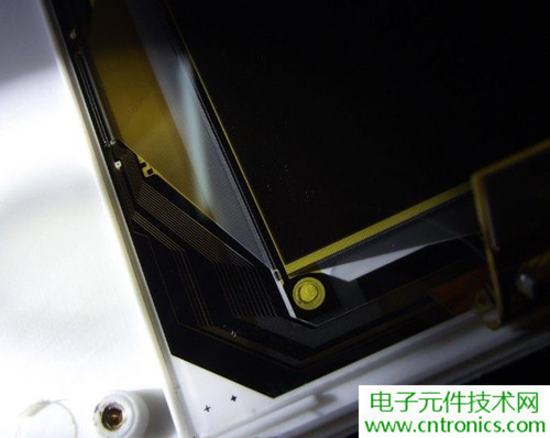 探秘電子紙！一款電紙書的電子墨水屏拆解
