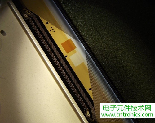 探秘電子紙！一款電紙書的電子墨水屏拆解