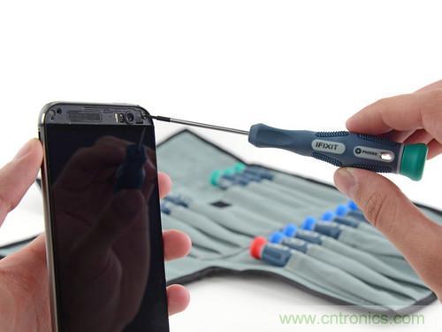 牛人強(qiáng)拆！新HTC One(M8)真機(jī)精密做工難修理