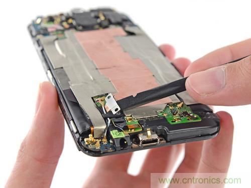 牛人強(qiáng)拆！新HTC One(M8)真機(jī)精密做工難修理