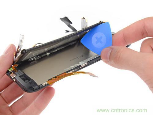 牛人強(qiáng)拆！新HTC One(M8)真機(jī)精密做工難修理