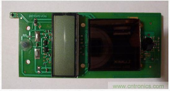 圖5：移開電池后的PCB另一面。