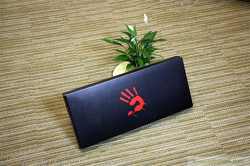 曾經(jīng)的網(wǎng)吧統(tǒng)治者—雙飛燕血手幽靈機(jī)械鍵盤，真世界最快？