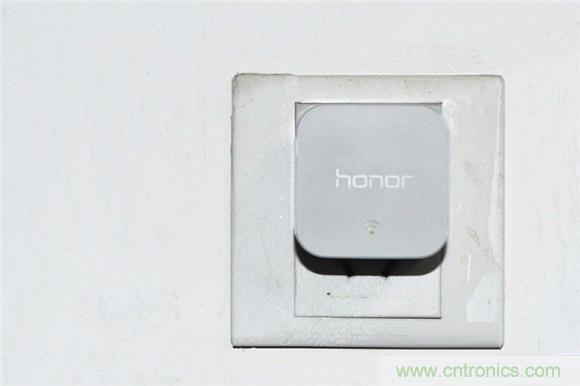大House也能隨心連，榮耀WiFi穿墻寶評測