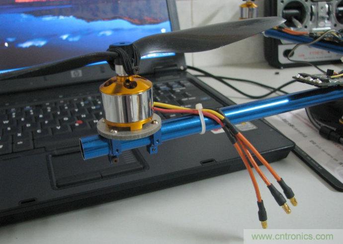 無人機 DIY 制作全過程，酷得不要不要的！