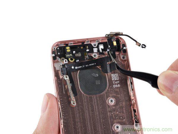 有什么地方?jīng)]有變？iPhone SE真機(jī)拆解