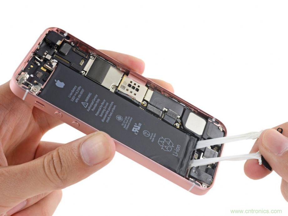 有什么地方?jīng)]有變？iPhone SE真機(jī)拆解