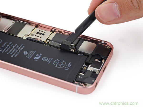 有什么地方?jīng)]有變？iPhone SE真機(jī)拆解