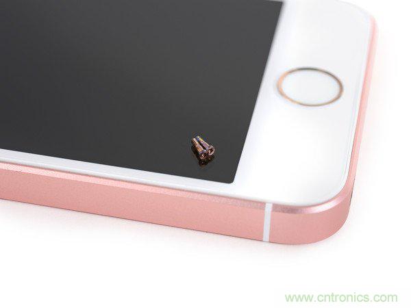 有什么地方?jīng)]有變？iPhone SE真機(jī)拆解