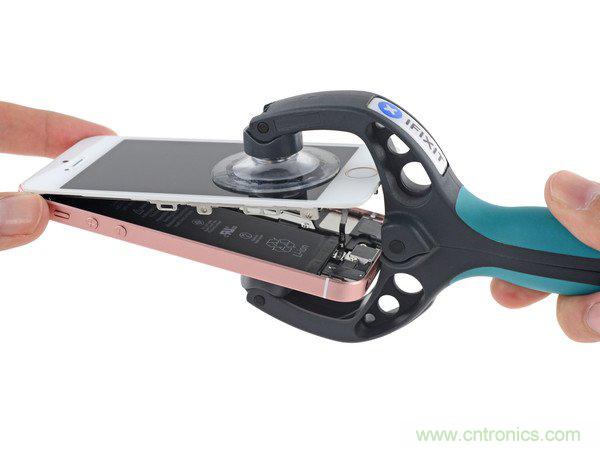 有什么地方?jīng)]有變？iPhone SE真機(jī)拆解