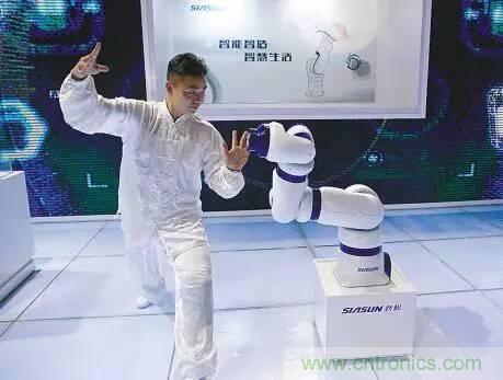 協(xié)作機(jī)器人伺服、傳感器核心器件大揭秘